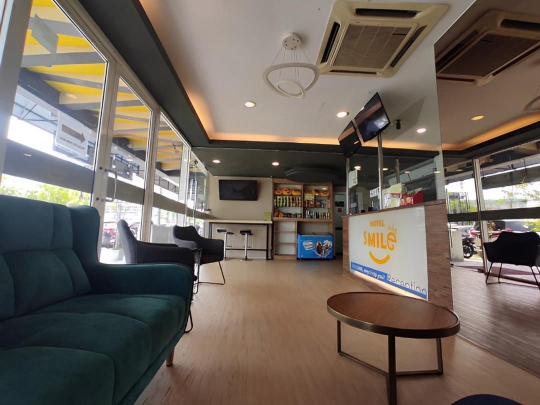 Smile Hotel C180 Cheras Selatan المظهر الخارجي الصورة