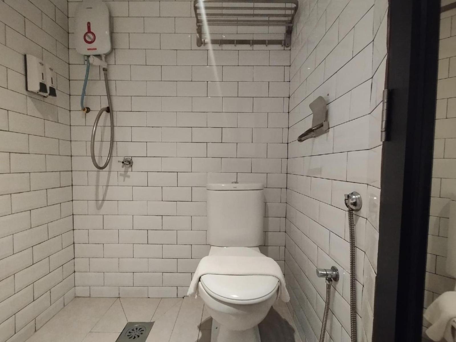 Smile Hotel C180 Cheras Selatan المظهر الخارجي الصورة